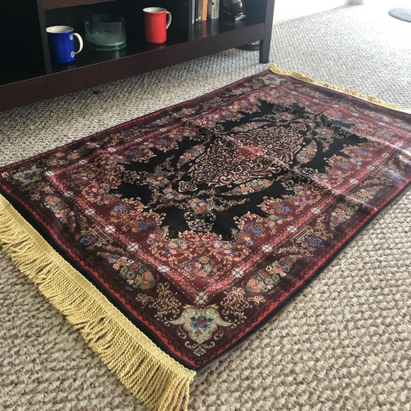 *WHOLESALE* 8 x %100 Stylish Turkish Silk Carpets - Picture 2 of 8